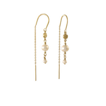  Cordelia Pearl Chain Earring