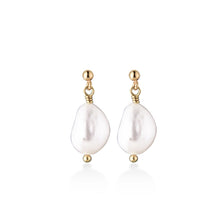  Vintage Love Pearl Earrings