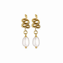  Snake with Pearl Stud Earrings